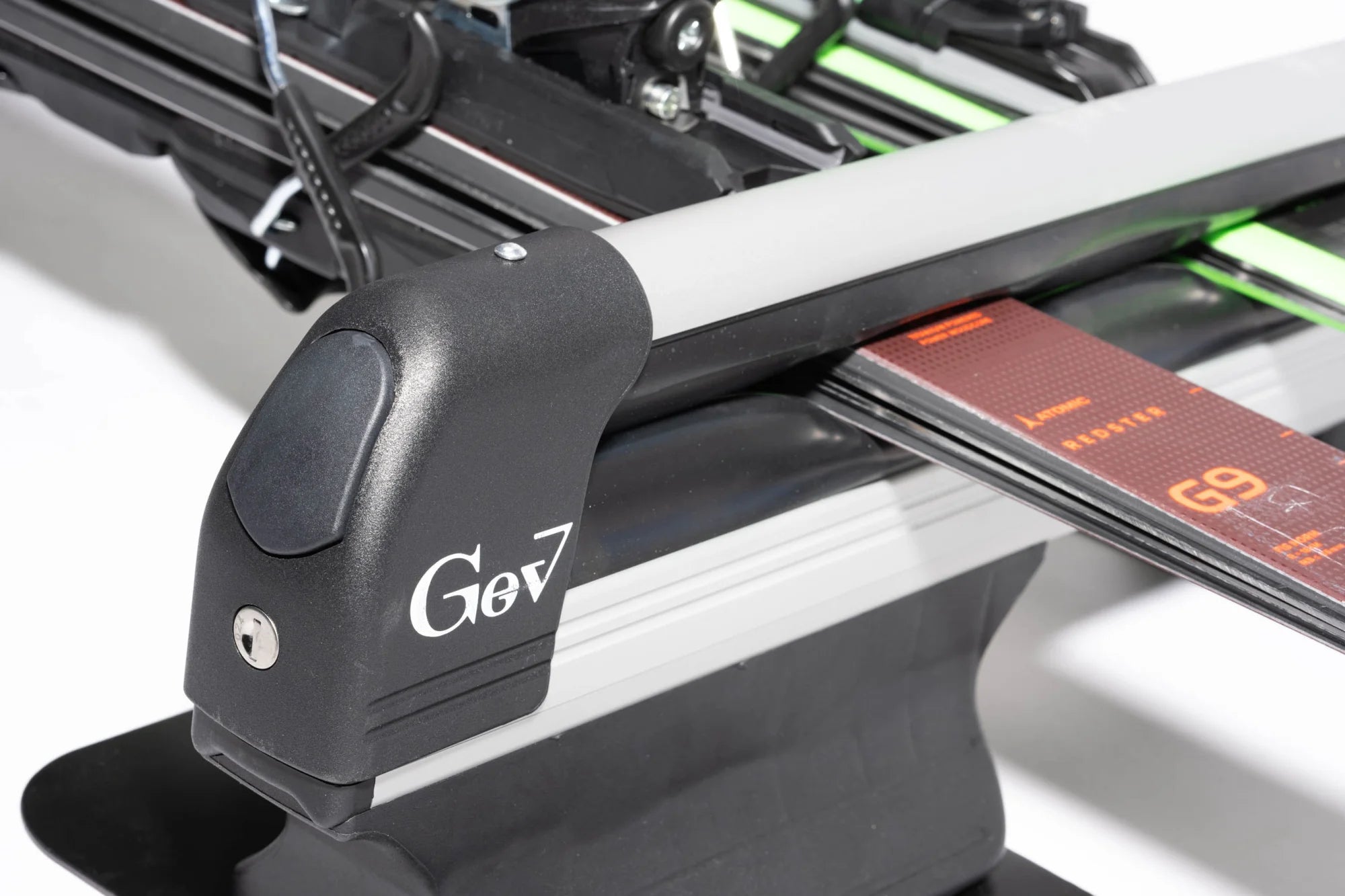 Portasci magnetico scorrevole Bora - Con Chiave - 5 paia di sci o 2 snowboard