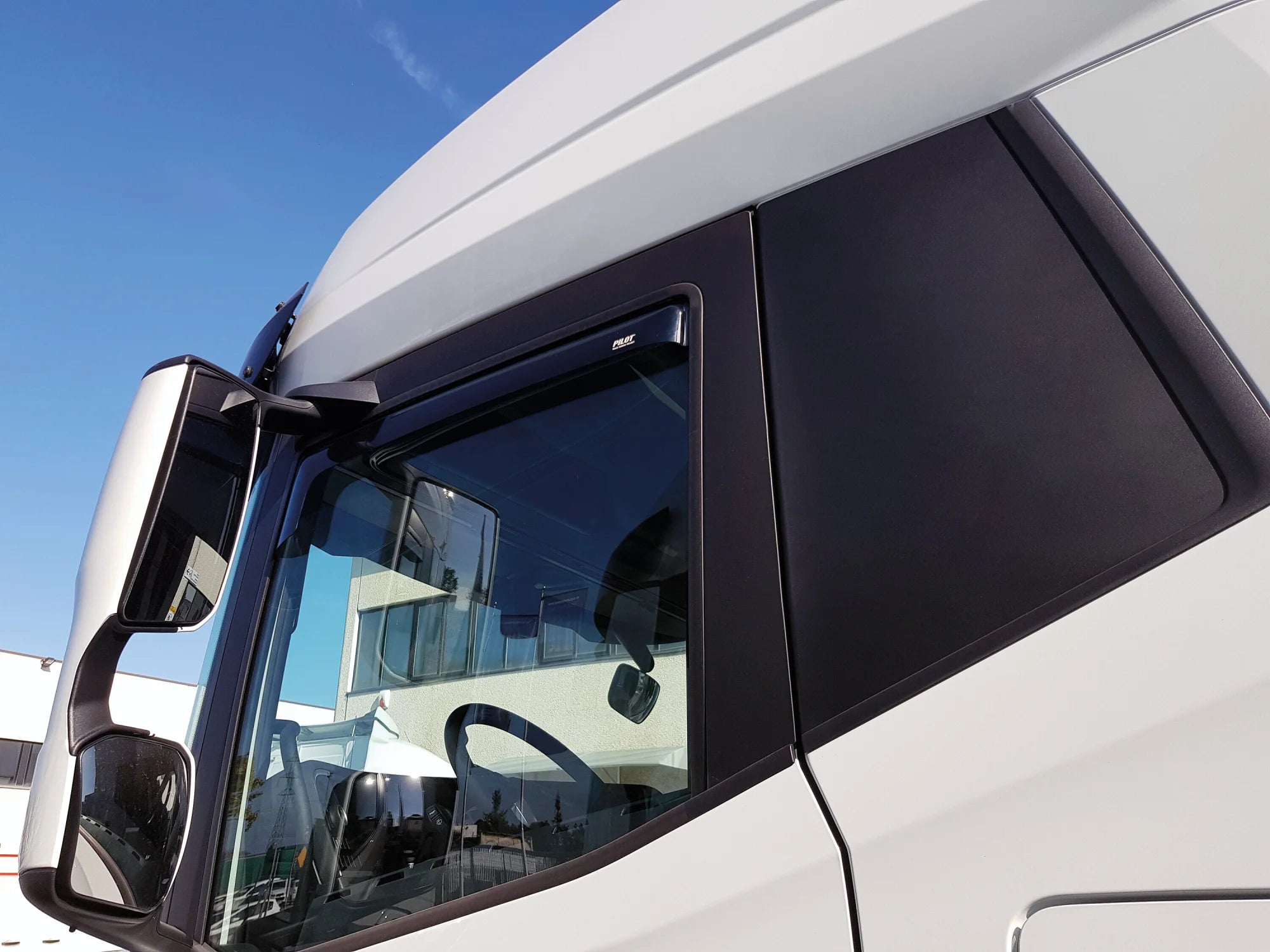 Set deflettori aria in acrilico - compatibile per Daf XD (11/22>)  - Daf XF (06/21>)  - Daf XG (06/21>)  - Daf XG+ (06/21>)