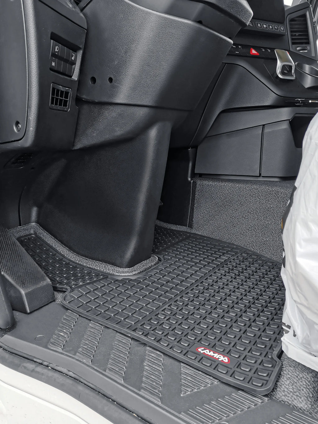 Coppia tappeti su misura in Eco Gomma - compatibile per  Mercedes Actros MP4 (09/11>09/19) -  Mercedes Antos (09/12>) -  Mercedes Actros MP5 (10/19>) -  Mercedes Actros MP5 L (11/21>)