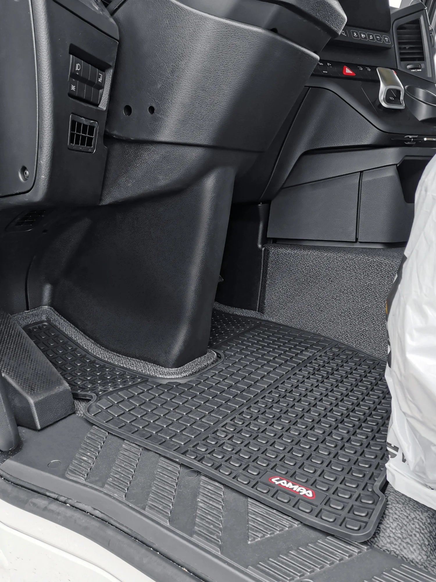 Coppia tappeti su misura in Eco Gomma - compatibile per  Mercedes Actros MP4 (09/11>09/19) -  Mercedes Antos (09/12>) -  Mercedes Actros MP5 (10/19>) -  Mercedes Actros MP5 L (11/21>)