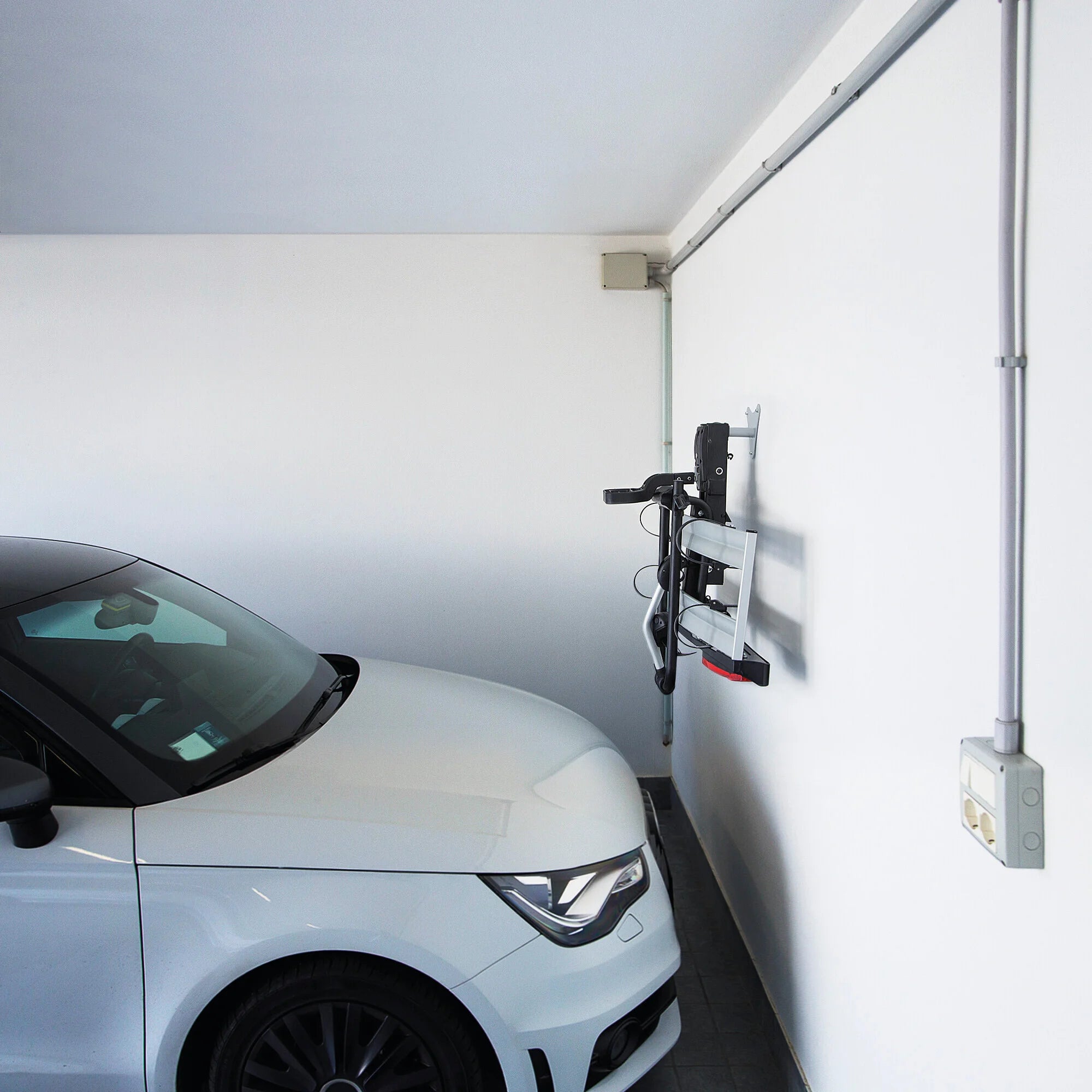 Sphere-2, supporto universale per portabiciclette posteriori a gancio traino, con fissaggio a muro