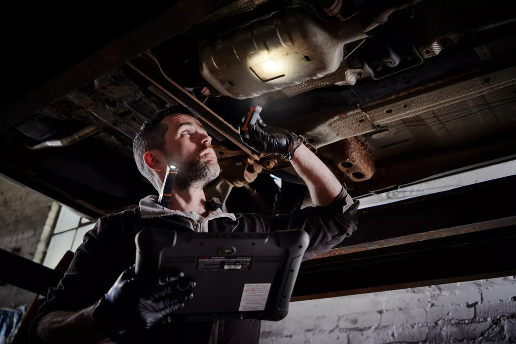 LEDinspect WEARABLE NECKLIGHT, lampada da collo ricaricabile