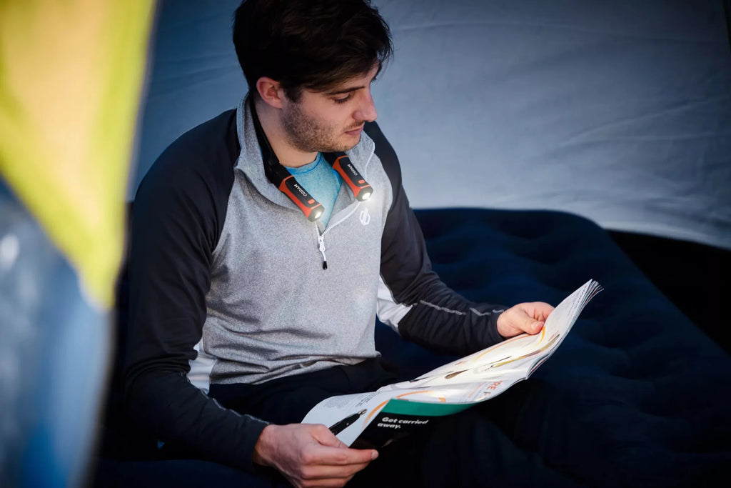 LEDinspect WEARABLE NECKLIGHT, lampada da collo ricaricabile