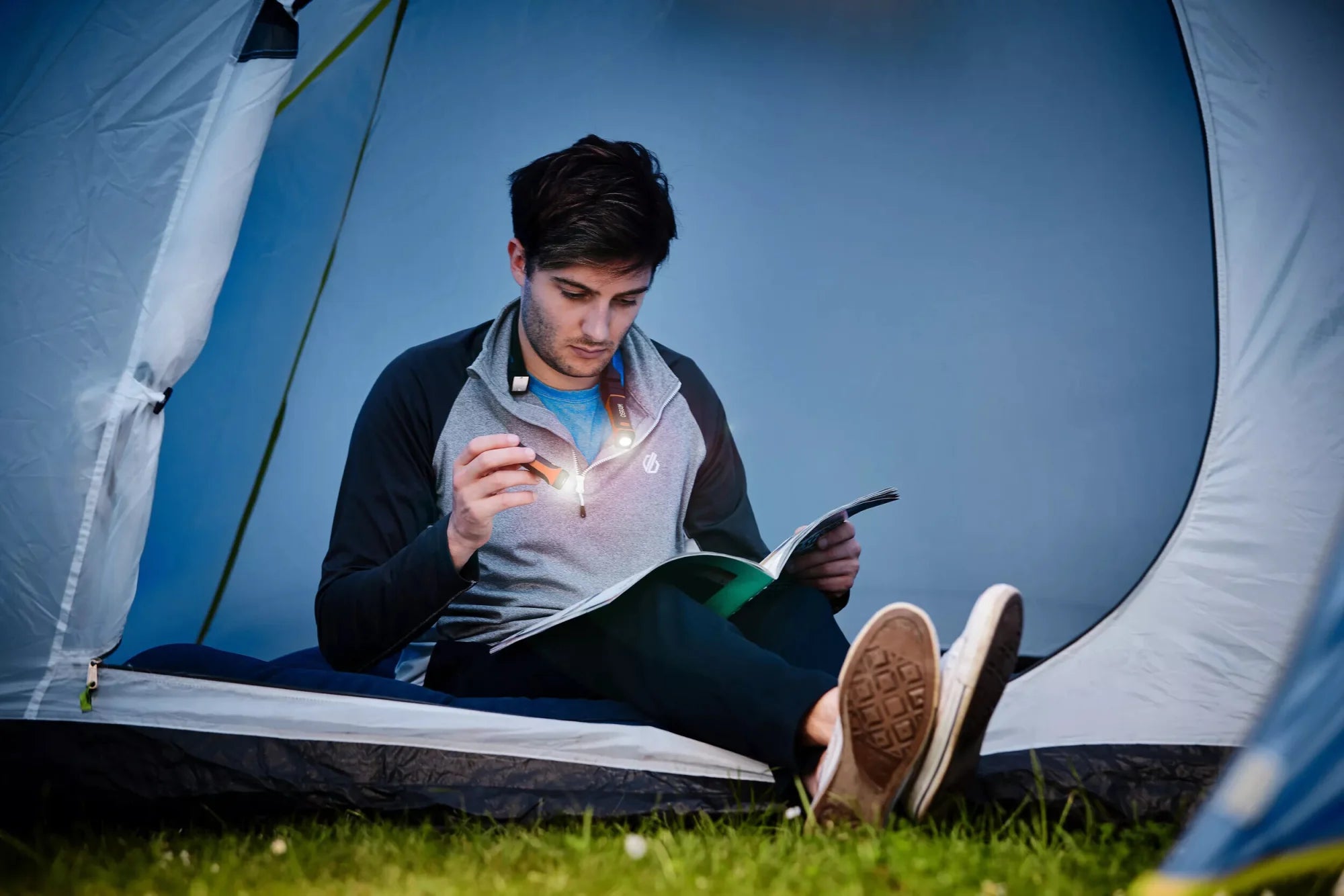 LEDinspect WEARABLE NECKLIGHT, lampada da collo ricaricabile